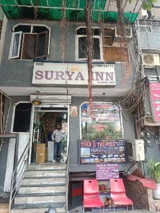 Surya Inn @5 Minutes walk in Nizamuddin Railway St Apartment in New Delhi