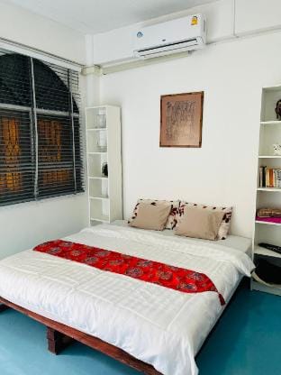 Casa Sunrise Apartment in Bangkok