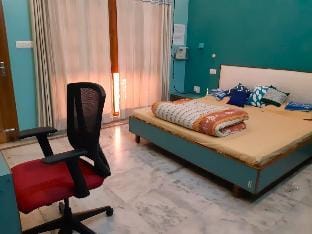 Executive Suite 2BHK excellent for stay & meetings Apartment in Lucknow