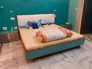 Executive Suite 2BHK excellent for stay & meetings Apartment in Lucknow