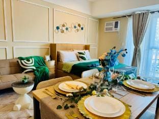 Cozy Studio Near Venice Mall w/ Netflix , WIFI Vacation rental in Makati