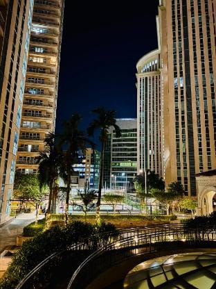 Cozy Venice Studio w/ Balcony Vacation rental in Makati