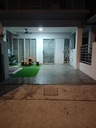 Homestay Azlan (Penginapan Untuk Orang  Muslim) Vacation rental in Selangor, Malaysia