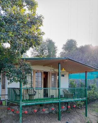 Bougain Villa Cottage Chalet in Uttarakhand