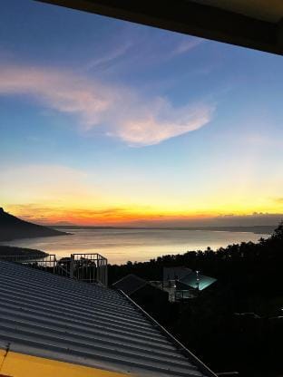 Lakeview Loft with Sunset Deck Vacation rental in Calabarzon