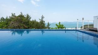 Yeosu Clermonde Pool Villa N Jacuzzi Bed and Breakfast in South Korea
