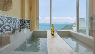 Yeosu Clermonde Pool Villa N Jacuzzi Bed and Breakfast in South Korea