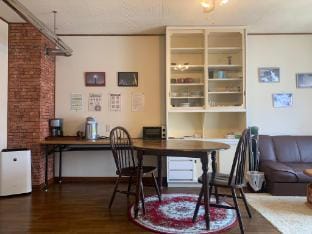 spacious room JR駅 敷地内駐車場 無料Wi-Fi 札幌近郊 ２LD 夏AC冬暖房 Vacation rental in Hokkaido Prefecture