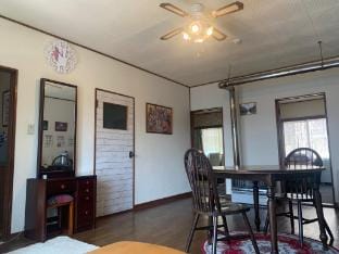 spacious room JR駅 敷地内駐車場 無料Wi-Fi 札幌近郊 ２LD 夏AC冬暖房 Vacation rental in Hokkaido Prefecture