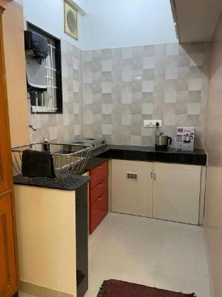 V4 Stay - Luxury 1 BHK AC Suite sleeps 5 guests Apartment in Coimbatore
