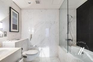 Luxurious Studio Flat with Burj Khalifa Views Vacation rental in Dubai