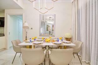 Luxurious 2BDR in Downtown-2mins from Dubai Mall Vacation rental in Dubai