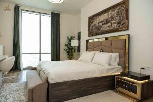 Stylish Canal Views Al Habtoor City Vacation rental in Dubai