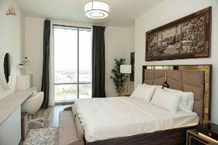 Stylish Canal Views Al Habtoor City Vacation rental in Dubai