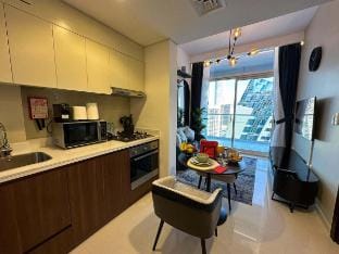 Brand new 1BDR in Vera- Business Bay Vacation rental in Dubai