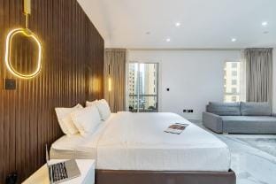 Luxurious Studio with balcony in JBR Apartment in Dubai