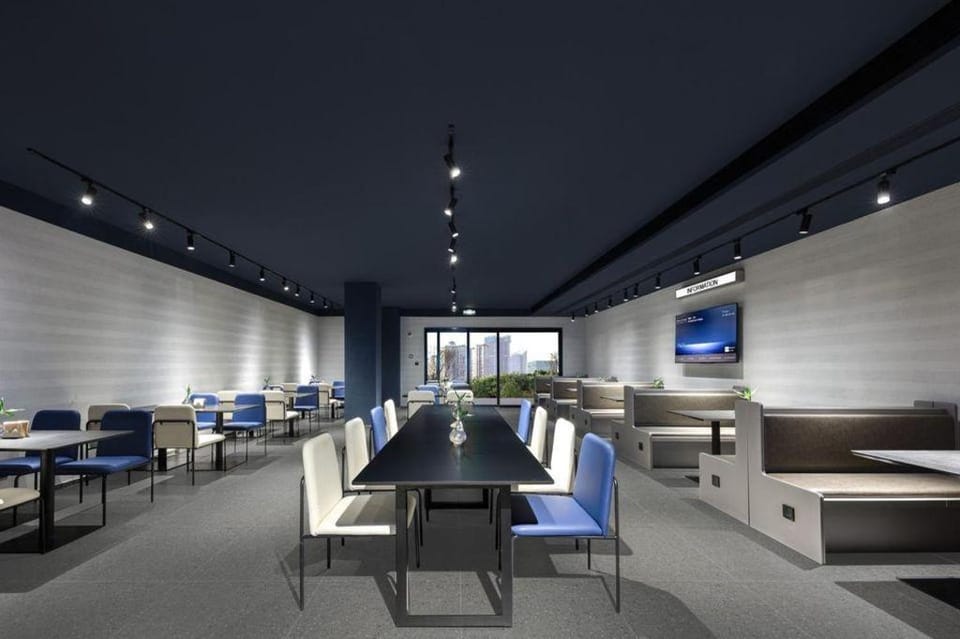 Atour Light Hotel Shanghai Pudong Airport Avenue Hotel in Shanghai