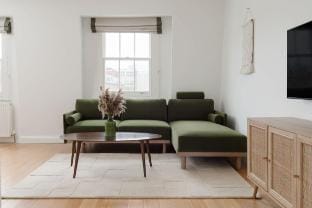 Bright Chelsea apt & sun terrace Vacation rental in City of Westminster