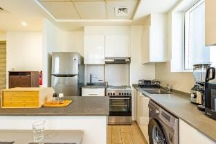 Bright & Stylish 1-Bedroom in Bloom Tower, JVC Vacation rental in Dubai