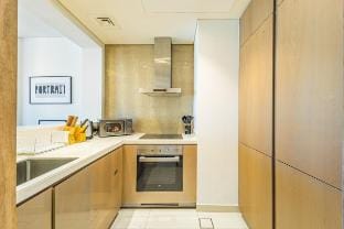Dubai Dreaming Stylish 1BR, DAMAC Towers Paramount Vacation rental in Dubai