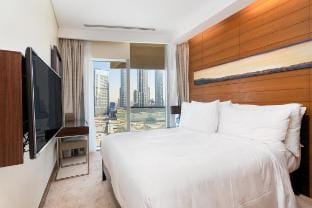Luxe Apt With Stunning Panoramic Burj Khalifa View Vacation rental in Dubai