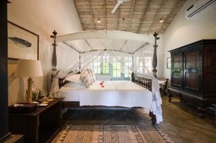 Samudra Beach Villa with Private Pool and Chef Vacation rental in Southern Province