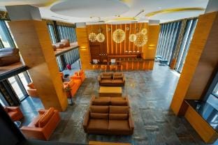 *Top Floor 1BR w Lots Of Pools Walk To Beach C141 Vacation rental in Kamala