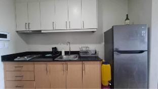 studio in Megaworld w/ balcony, Netflix, and WI-FI Apartment in Iloilo City