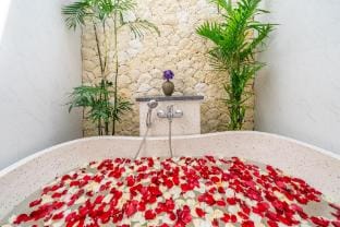 A26- Perfect forCouples& Friends – 2BR in Seminyak Villa in Denpasar