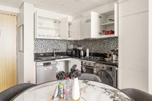 Silkhaus Elite 2BDR near Safa Park | Aykon City Vacation rental in Dubai