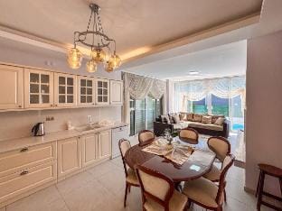 Villa Zeytin: Close to mall with private pool Villa in Aydın Province