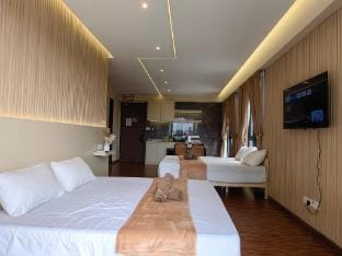 Near Airport|New Renovate|Corner Balcony 4 Pax Apartment in Kota Kinabalu
