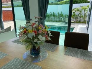 *Luxury Pool Villa | Prime Location | V108 Villa in Rawai