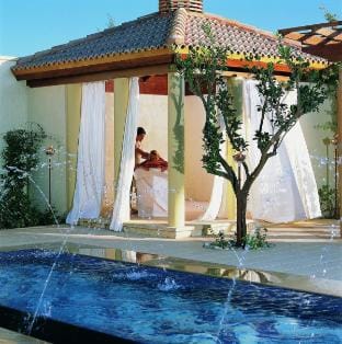 Theseus Village 2 Bed Apartment With Enviable Position On Communal Pool Apartment in Kouklia