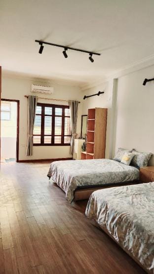 Bleuchat Old Quarter Hanoi 6bedrooms Vacation rental in Hanoi