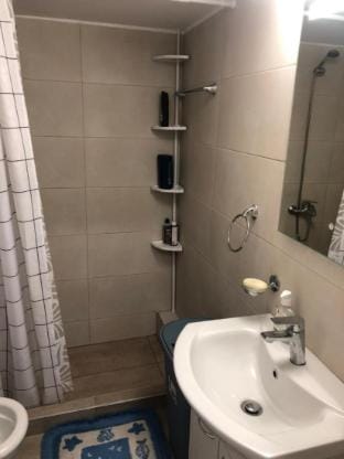 Charming 2 Bedroom Apartment in Kallithea, Greece Apartment in Kallithea