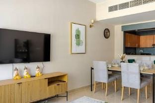 369 Stays- 1 Bedroom Apartment in Sports City Vacation rental in Dubai