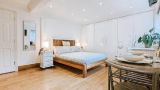 The Fairfield Studio Apartment in London