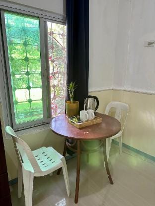 House 1 at Joe’s Courtyard Farm Stay in Calabarzon