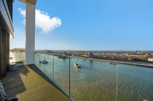 Luxury Penthouse Riverview Vacation rental in London