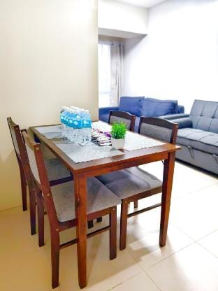 Avida Riala 607 T2 IT Park 2 BR Unit Fast Internet Apartment in Lapu-Lapu City