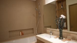 Luxe Dubai Marina Apartment | 5242 Building Apartment in Dubai