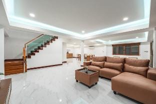 *Brand-New Luxury Villa | Stunning V154 Vacation rental in Chalong