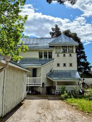 Villa Mosahiisi Charming Poolside Getaway Vacation rental in Helsinki