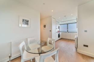 Oasis Way Vacation rental in Wembley