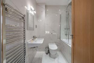 Contemporary 1B apartment - Paddington St Vacation rental in City of Westminster