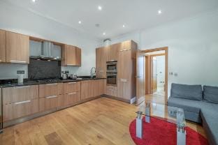 Contemporary 1B apartment - Paddington St Vacation rental in City of Westminster