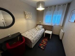 comfortable equipped Mawa room Vacation rental in Villeurbanne