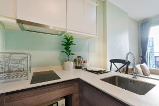 Heavenly 1BR Condo |  Sky Pool and Gym | ThongLor Vacation rental in Bangkok