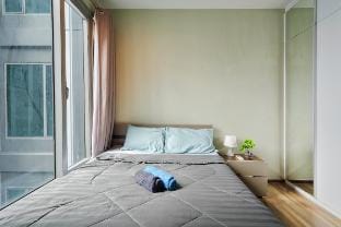 Heavenly 1BR Condo |  Sky Pool and Gym | ThongLor Vacation rental in Bangkok